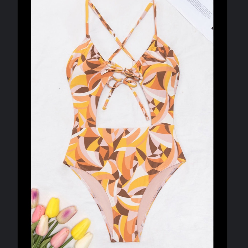 NWOT CUPSHE alexys abstract print cut out one piece swim size XL - Picture 3 of 11